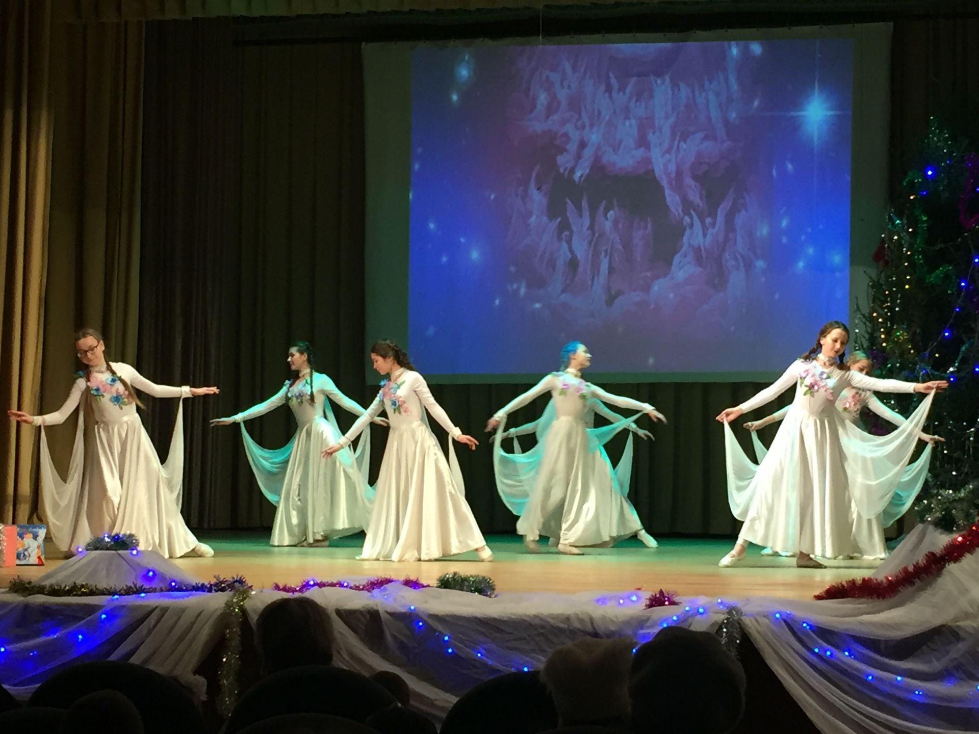 Воспитанники воскресной школы показали рождественский спектакль в Мамадыше