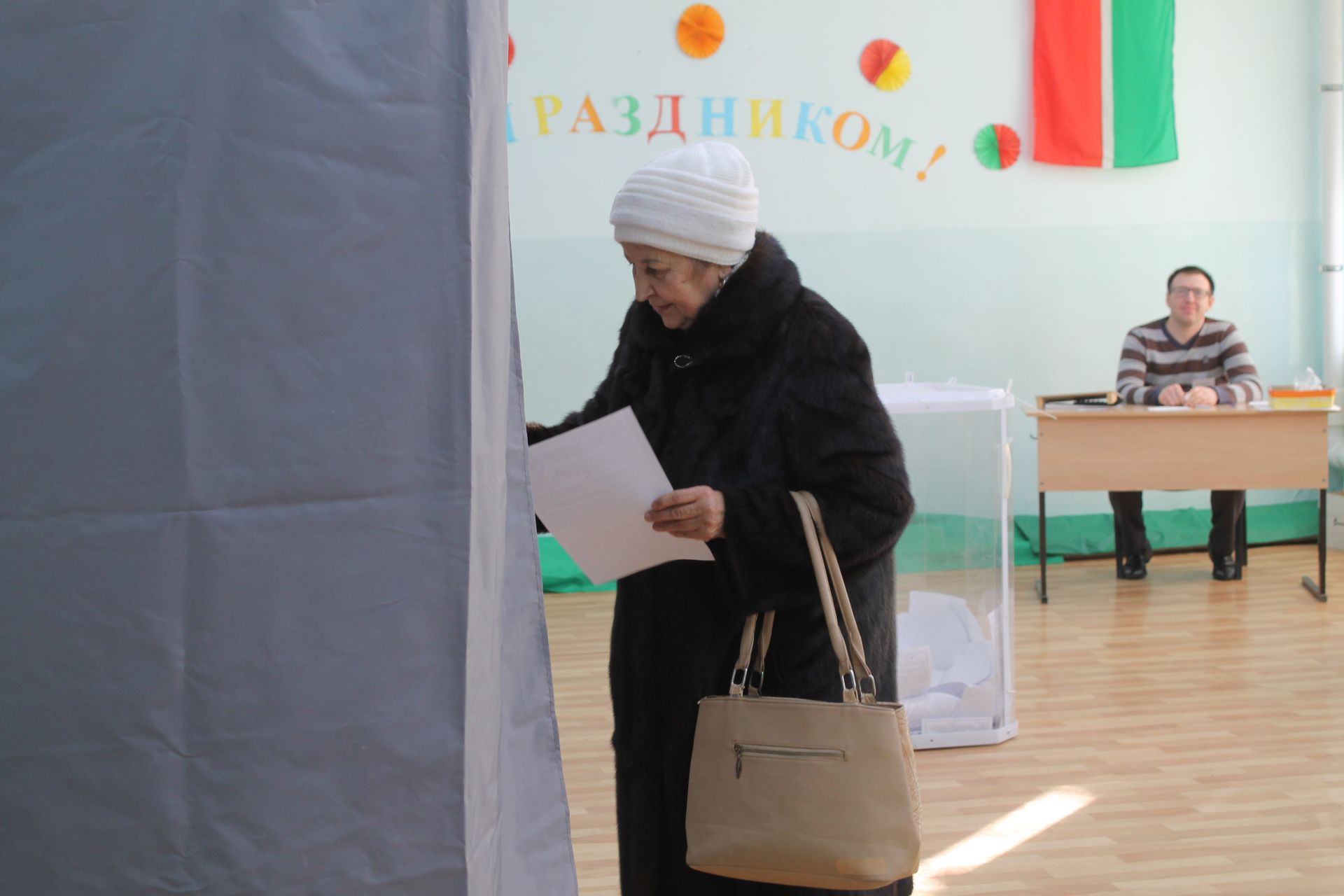 Горожане готовы заплатить 300 рублей во благо района. Голосование продолжается.