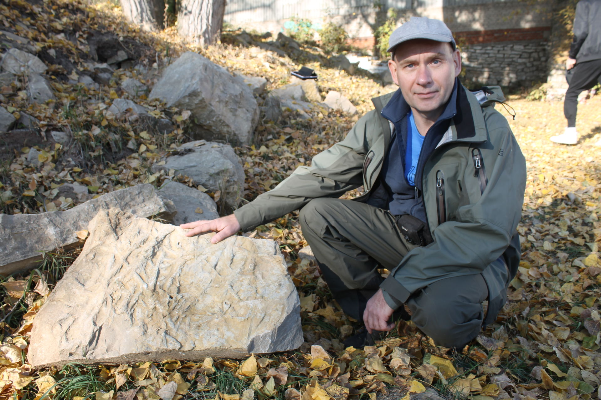 Ученый из Казани подтвердил многомиллионный возраст камней, найденных в сквере «Яшьлек»