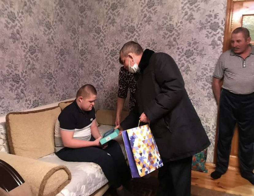 Анатолий Иванов исполнил желания детей с ограниченными возможностями