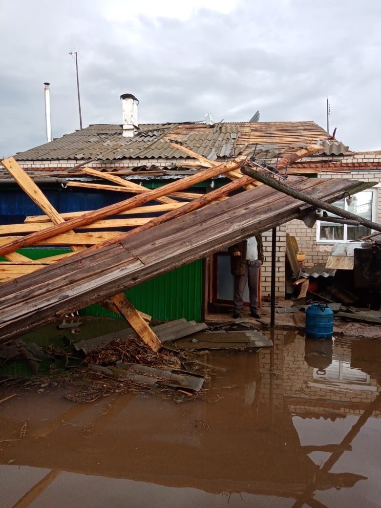 Одну мамадышскую деревню затопило, в другой – унесло крыши с домов