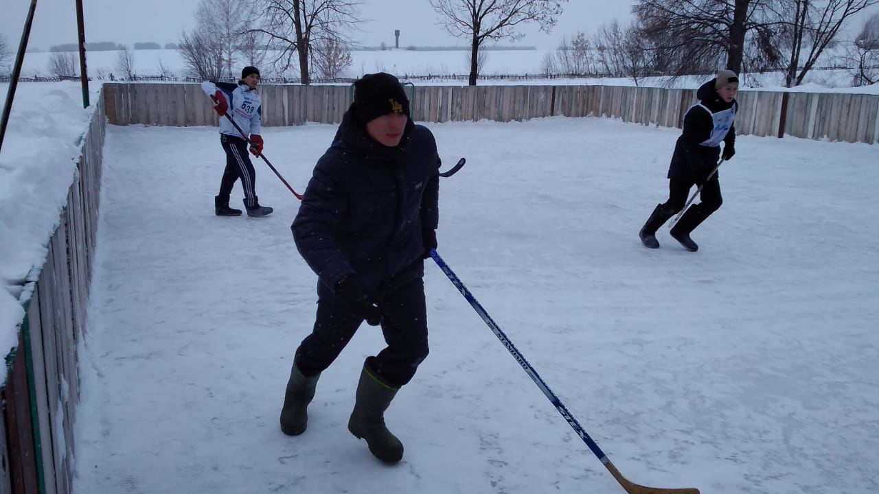 В Мамадышском районе прошли соревнования по хоккею в валенках