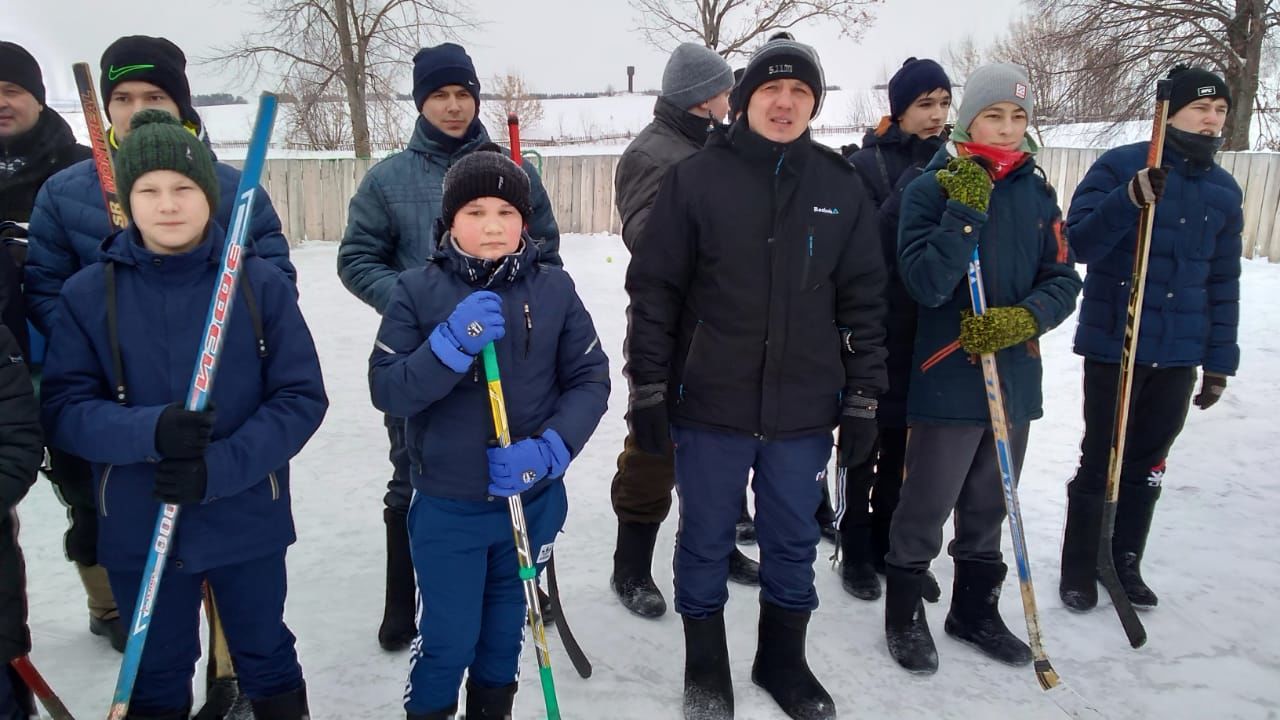 В Мамадышском районе прошли соревнования по хоккею в валенках