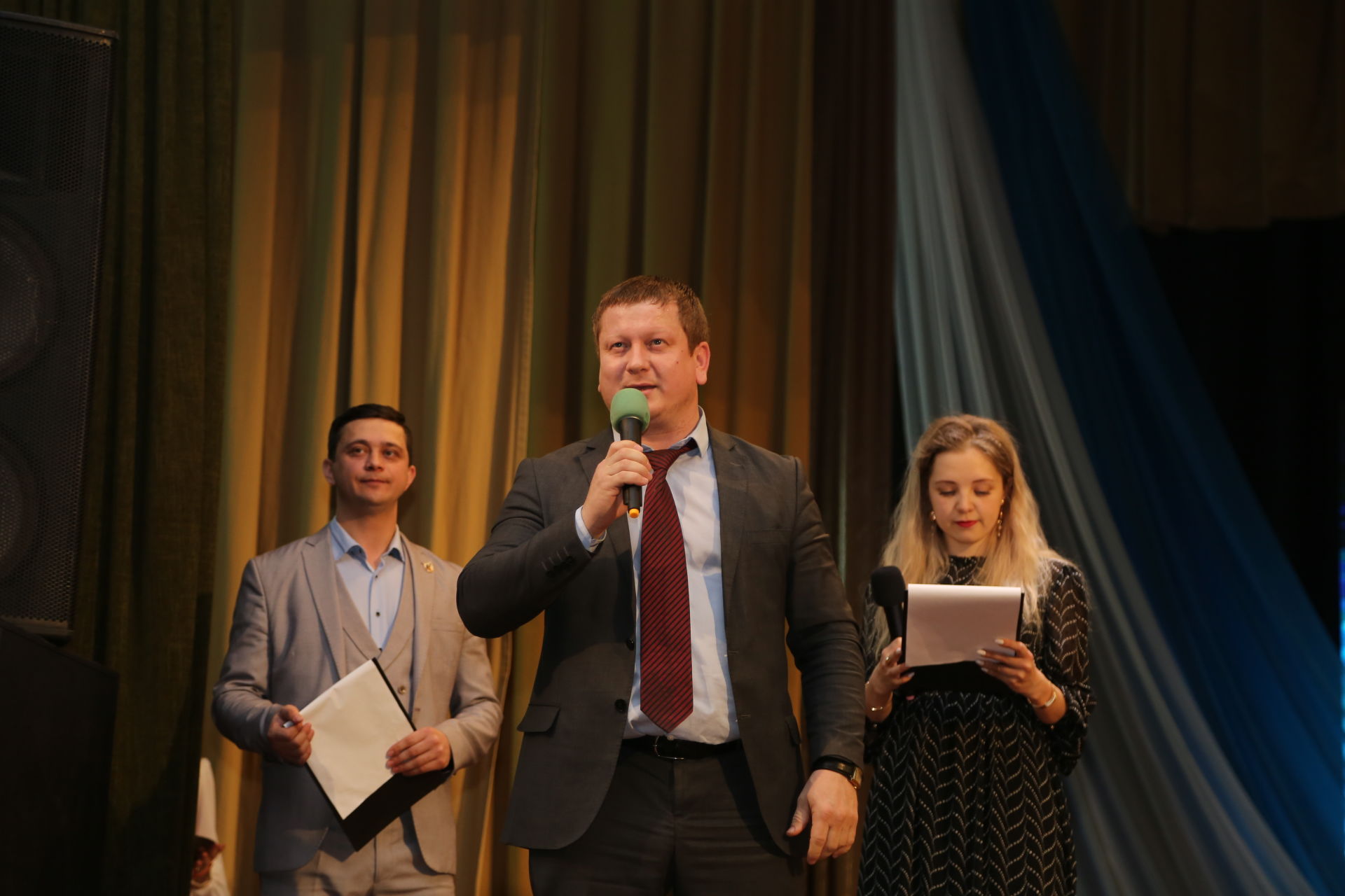 Работников культуры района наградили памятным знаком «100 лет образования Татарской АССР»