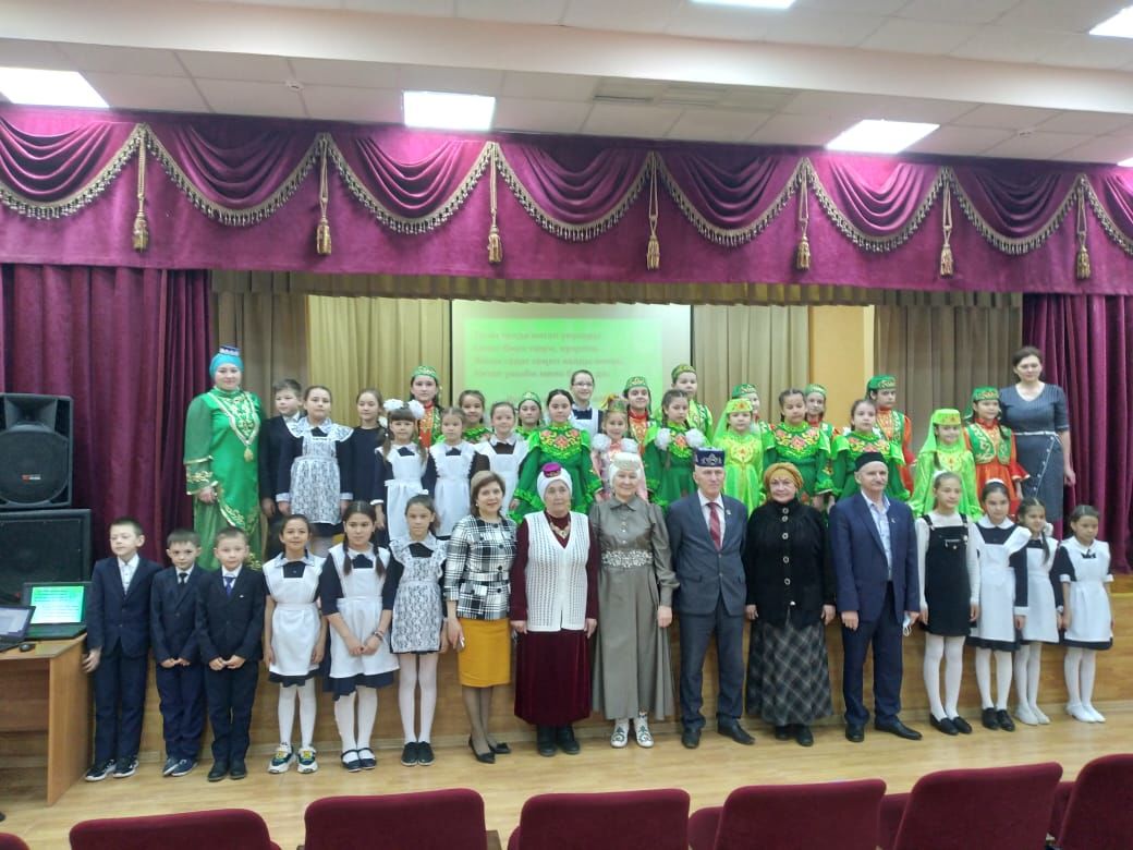 Мамадышские школьники 21 день подряд читали книги на татарском языке