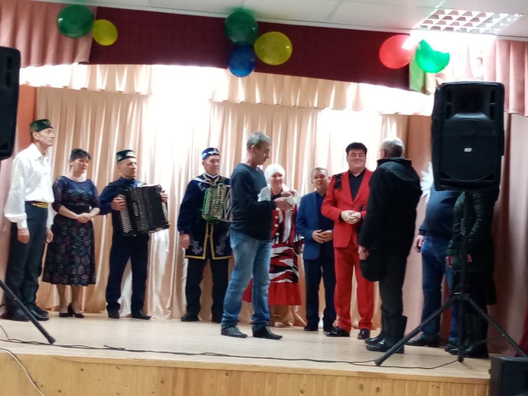 В Мамадышском районе агитбригада «Кайтаваз» устраивает благотворительные концерты