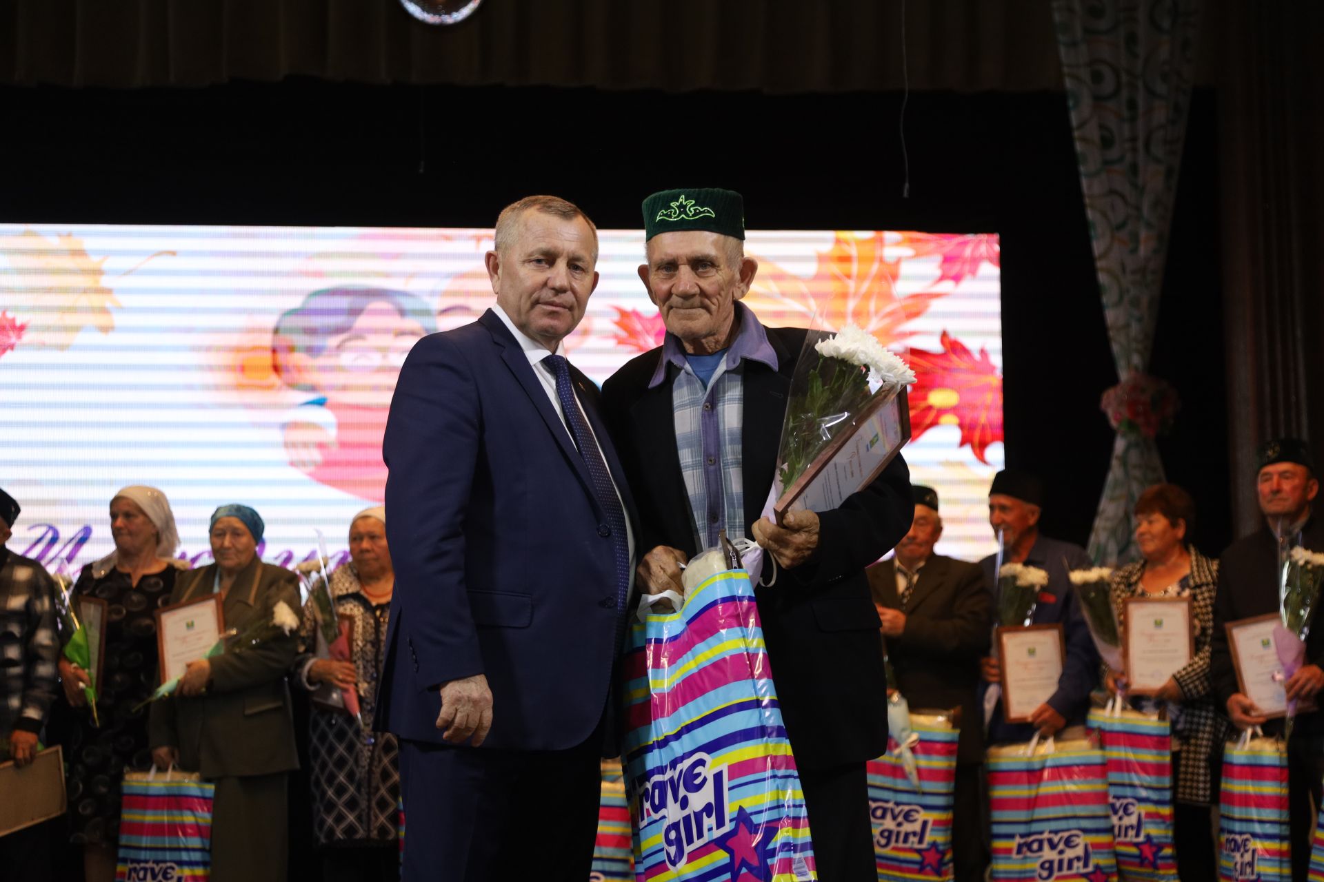 Награждение активистов, пожилых людей среди сельских поселений Мамадышского района