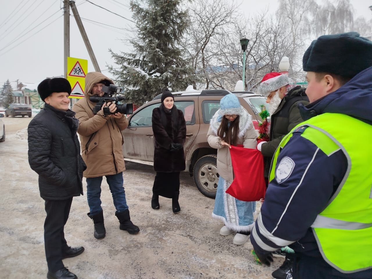 В Мамадыше прошла акция «Полицейский Дед мороз»