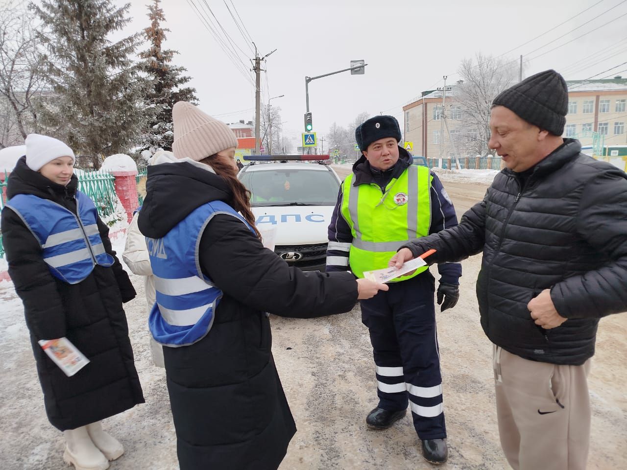 Юидовцы городской школы №1 провели предновогоднюю акцию