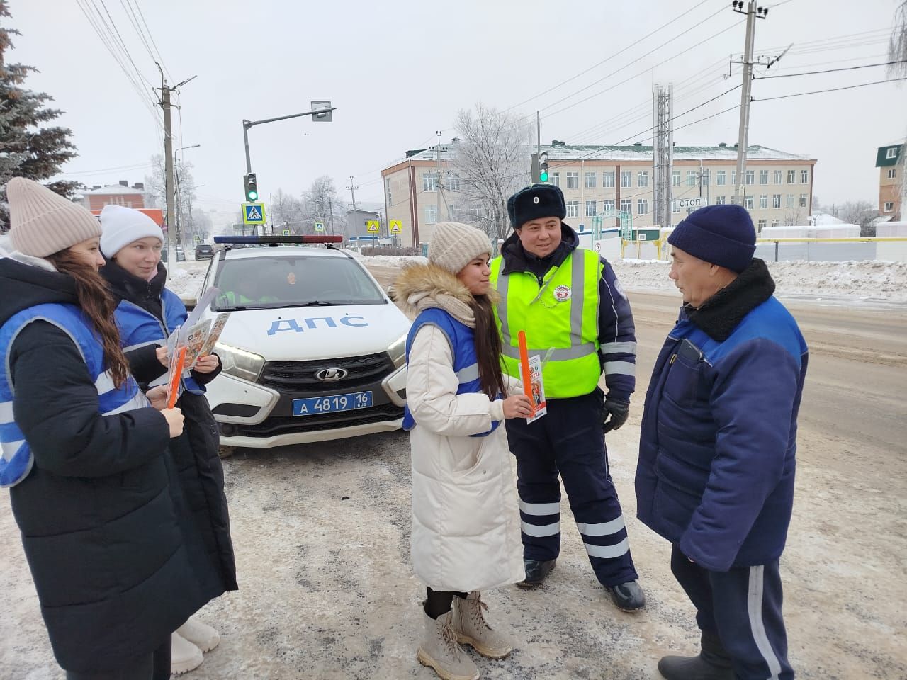 Юидовцы городской школы №1 провели предновогоднюю акцию