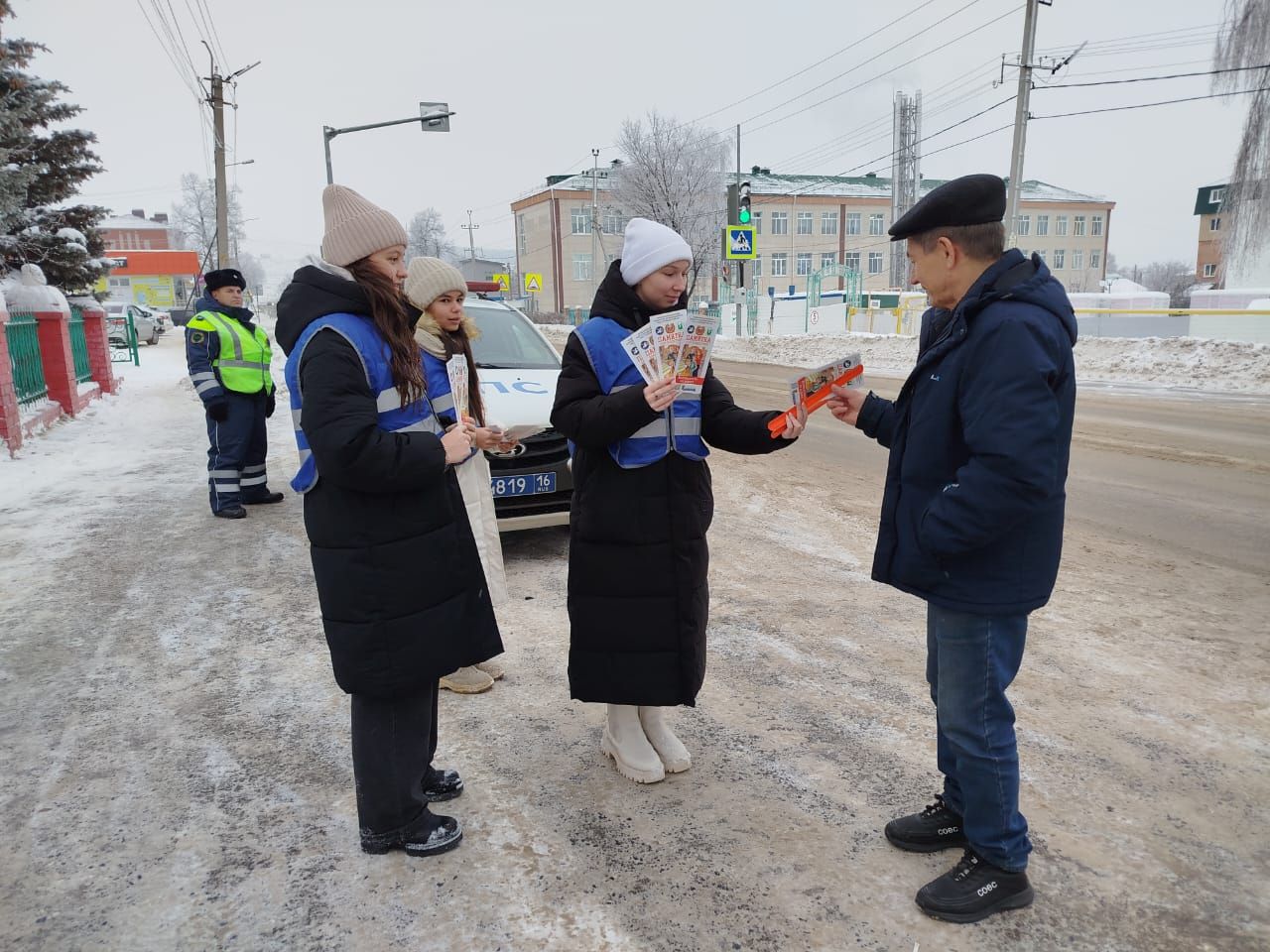 Юидовцы городской школы №1 провели предновогоднюю акцию