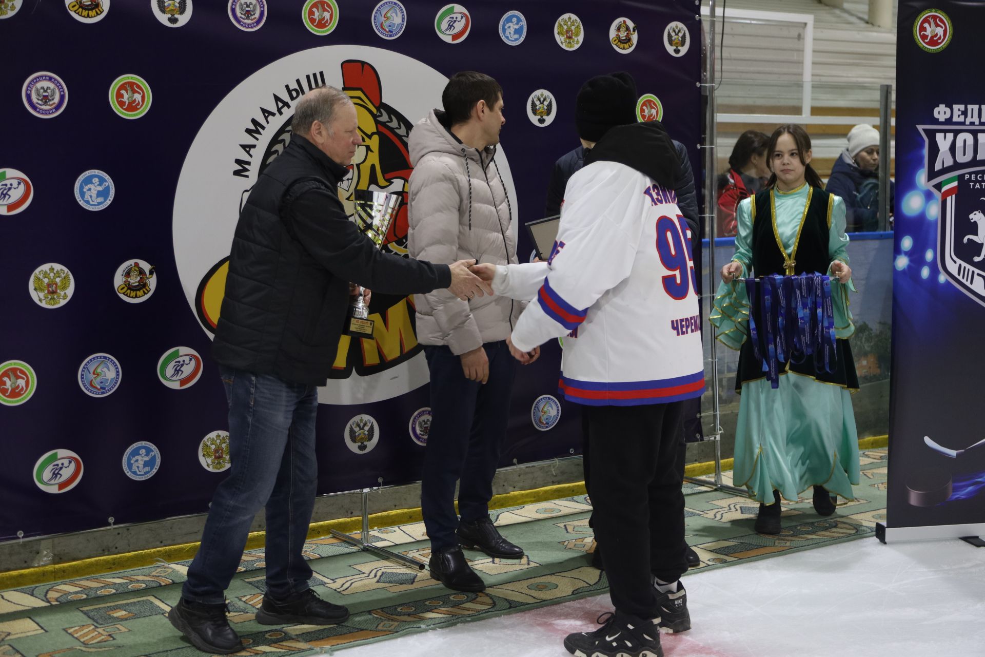 Хоккейная команда «Олимп» второй год становится серебряным призером Первенства РТ