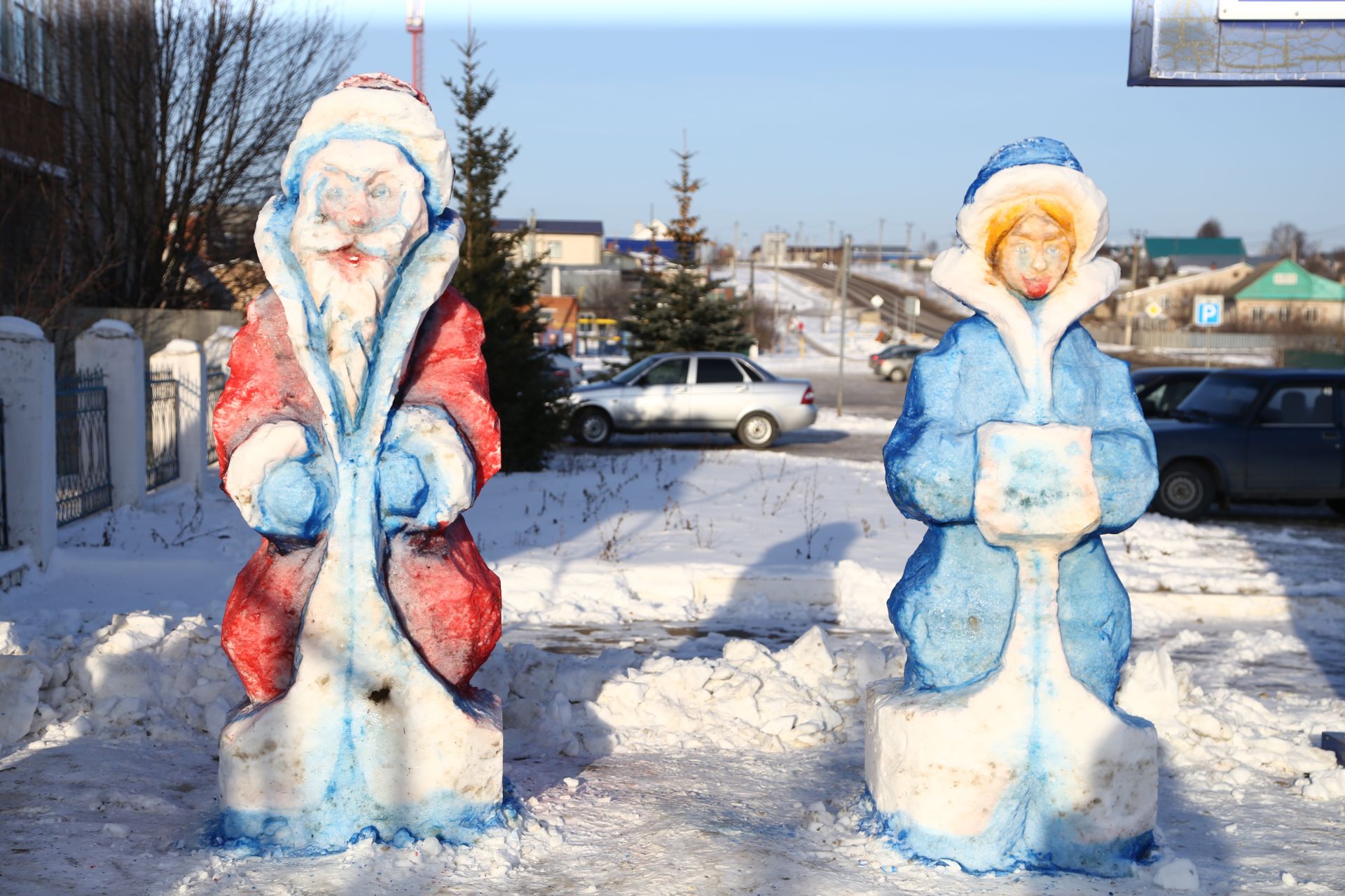 Снежные фигуры Мамадыша в фотокадре