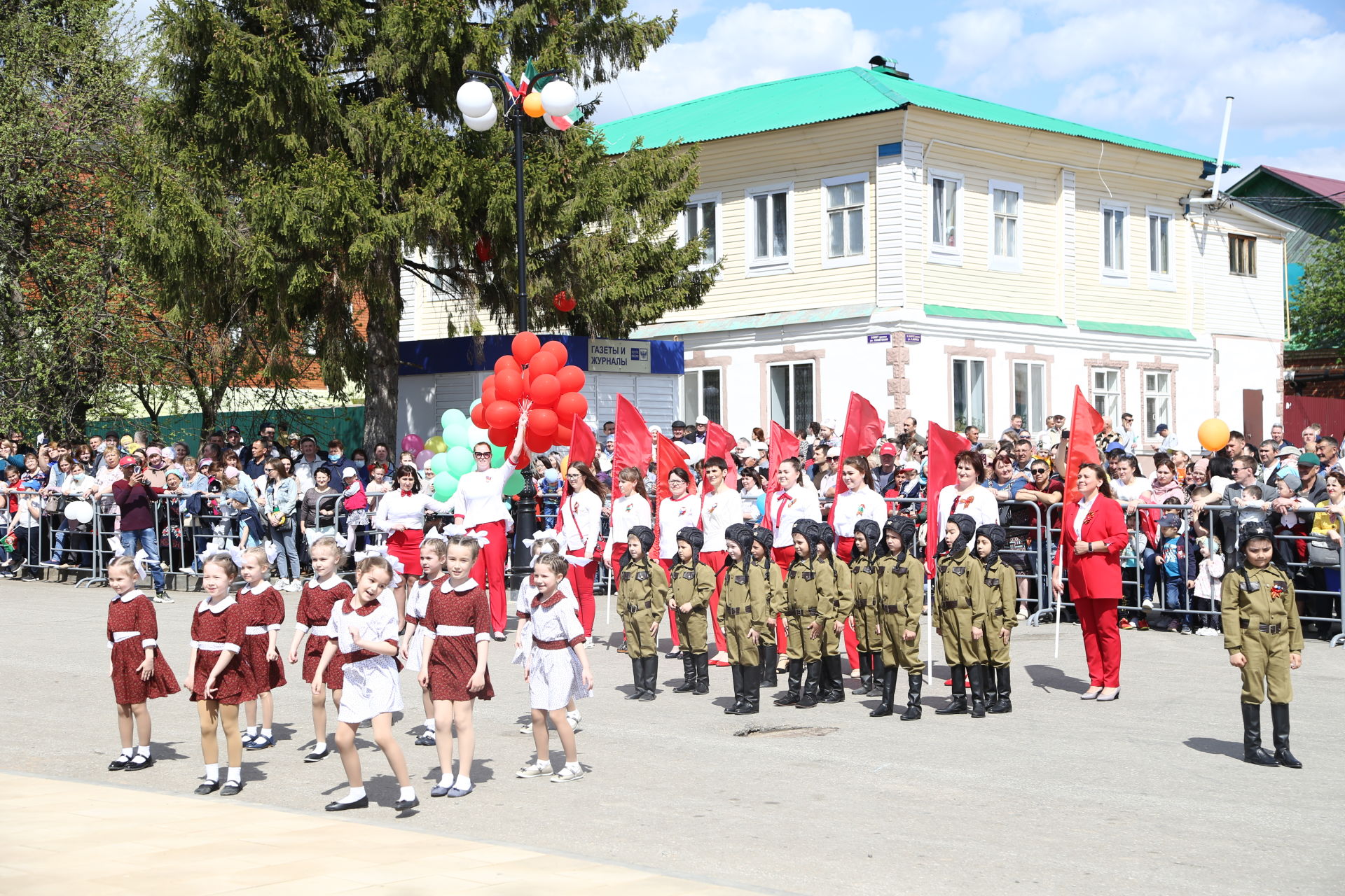 В Мамадыше отпраздновали День Победы: шествие колонн. Часть 2