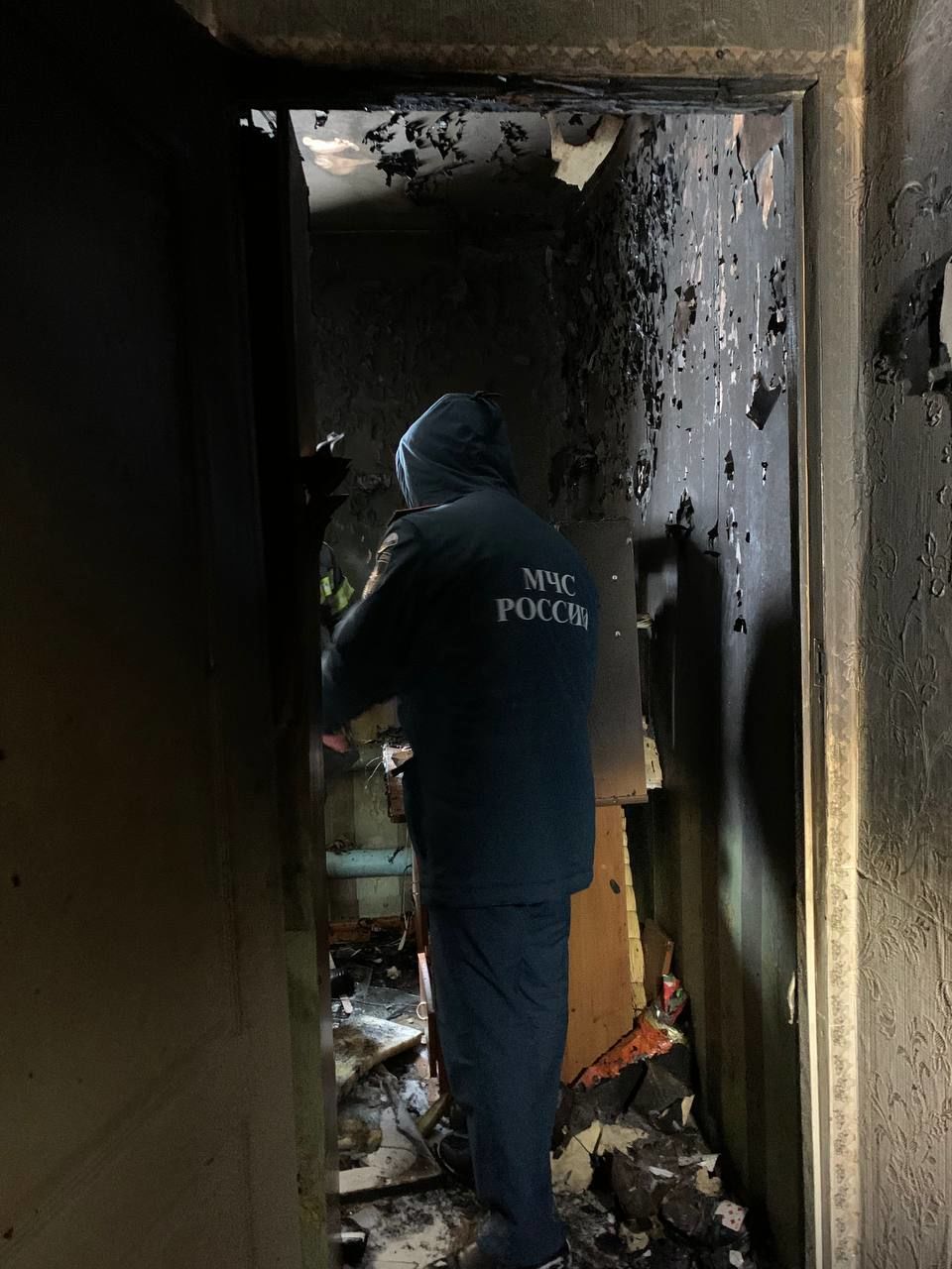В Мамадыше на ночном пожаре погибли три человека: фоторепортаж с места происшествия