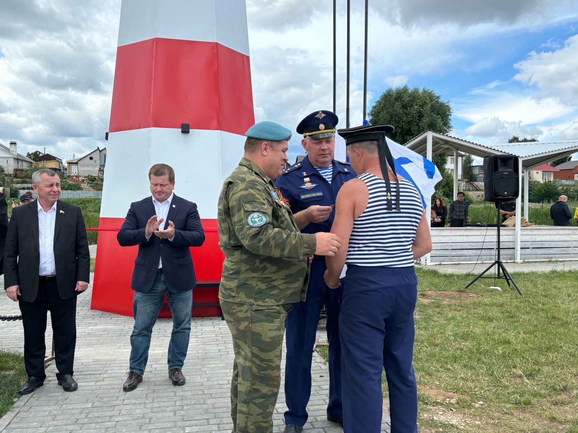 В Мамадыше открыли памятник морякам военно-морского флота, морской и речной флотилии РФ