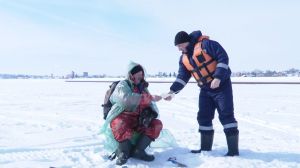 Зимняя рыбалка может быть опасной: мамадышские спасатели провели профилактическую беседу с рыбаками