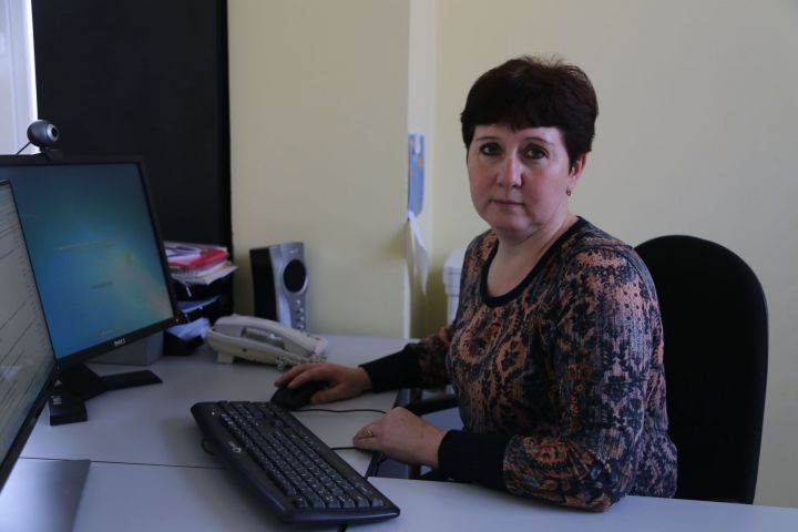 Банковский работник Людмила Пугасова: пусть финансовое положение будет прочным и на работе, и дома.