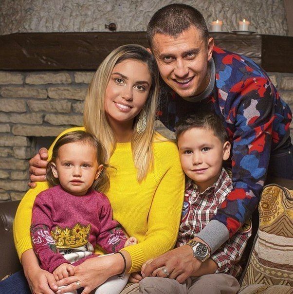 Павел Прилучный заявил, что хотел бы усыновить ребенка в будущем
