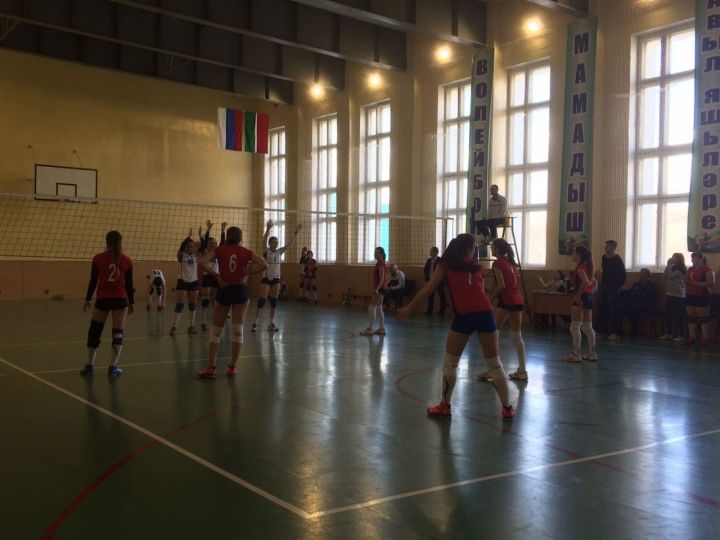 В Мамадыше состоялись финальные соревнования по волейболу среди женских команд