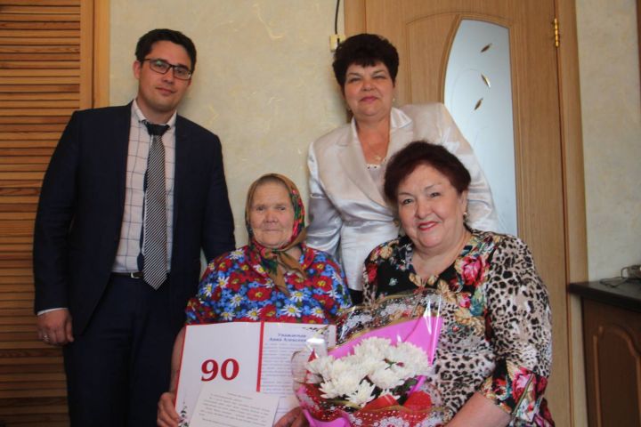 90-летний юбилей отметила жительница г. Мамадыш Анна Александрова