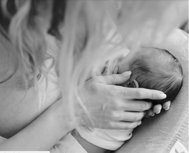 Светлана Лобода опубликовала первое фото новорождённой дочки
