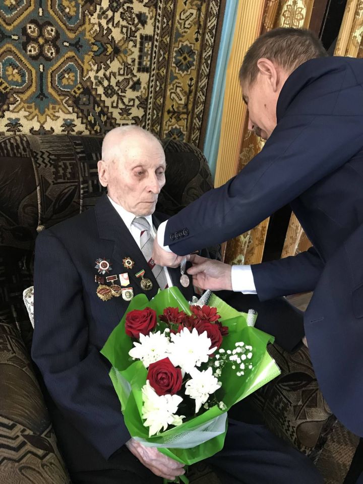 Ветеранам Мамадышского района вручили медали «За доблестный труд»