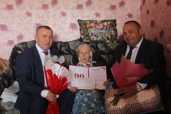 90-летний юбилей отпраздновала труженица тыла, жительница г.Мамадыш Анна Андреевна Полякова