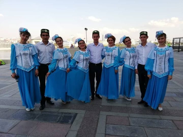 Вокально-хореографический ансамбль "Ихлас" выступил на столичной сцене в День Республики