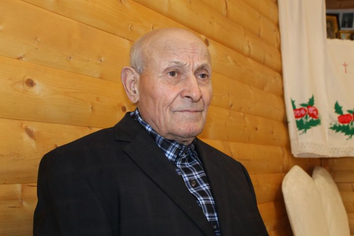 80-летний юбилей со дня рождения отметил житель Зюрей Михаил Егоров