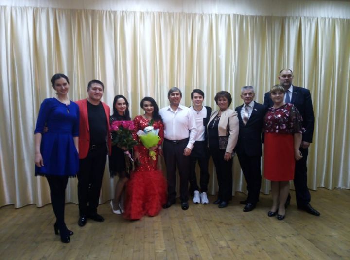 Мастера искусств из Челябинска и Башкирии выступили на мамадышской сцене