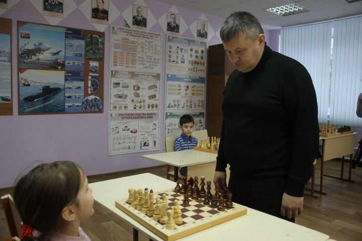 В Мамадыше провели сеанс одновременной игры в шахматы