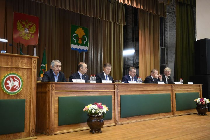 В Мамадыше прошло расширенное заседание Совета района
