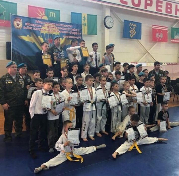 Клуб отцов Мамадышского района  и ветераны ВДВ провели настоящие мужские соревнования для подростков