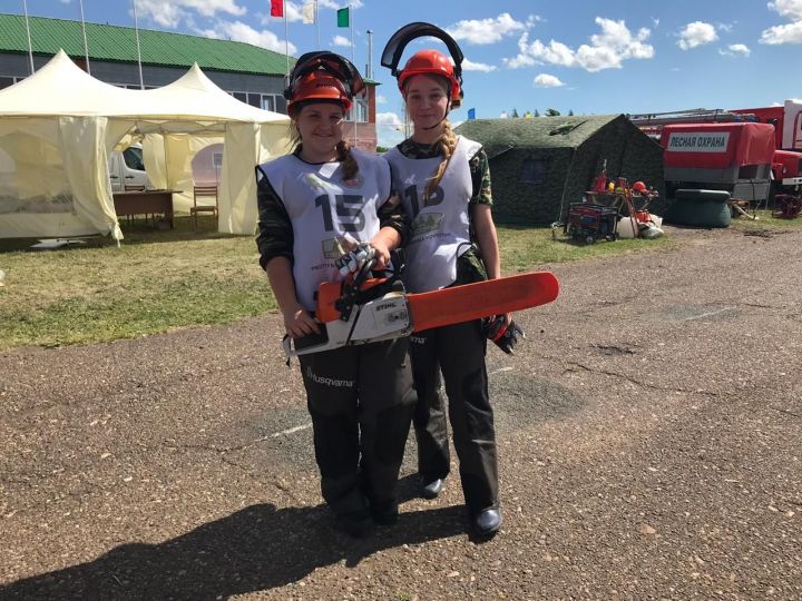 Юные участницы чемпионата "Лесоруб - 2019" готовы разбить стереотип о том, что вальщик леса-это только мужская профессия