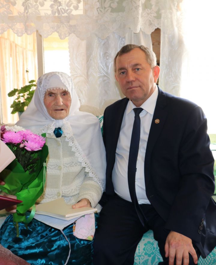 Долгожительница Мамадышского района принимает поздравления по случаю 100-летнего юбилея