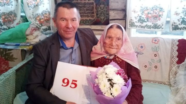 Жительницу Мамадышского района с 95-летием поздравил Президент России