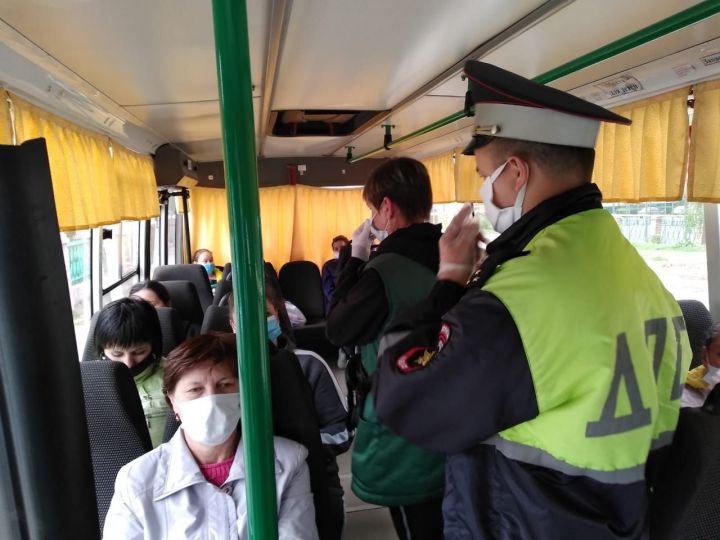 Мамадышских пассажиров проверили на наличие масок и перчаток