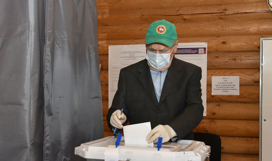 Шаймиев проголосовал по поправкам в Конституцию