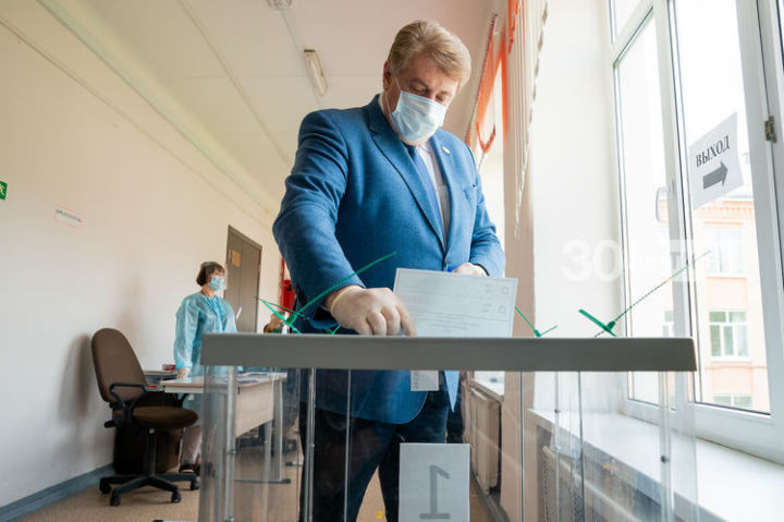 Андрей Кондратьев проголосовал по поправкам к Конституции РФ
