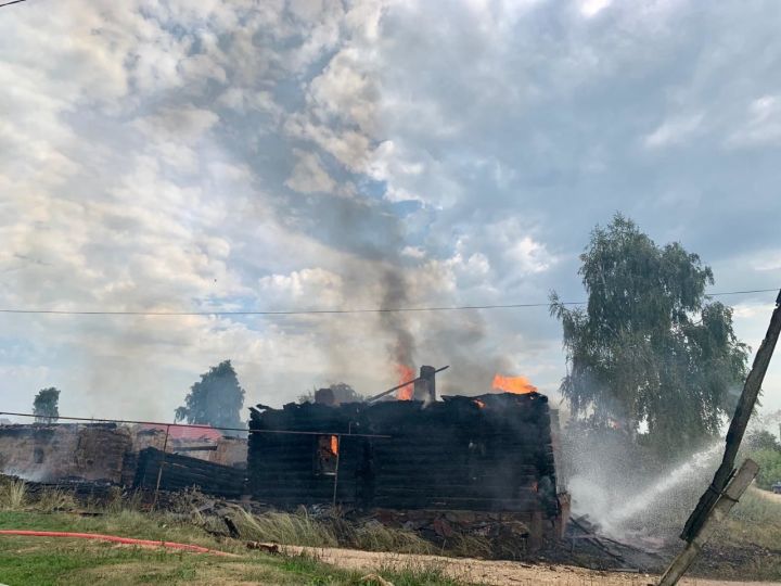 В селе Мамадышского района пожар уничтожил дом