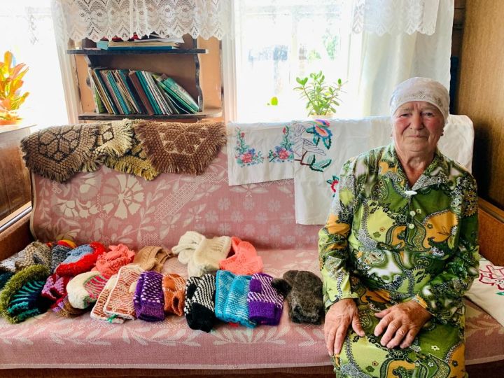 Жительница села Ишкеево более полувека занимается рукоделием
