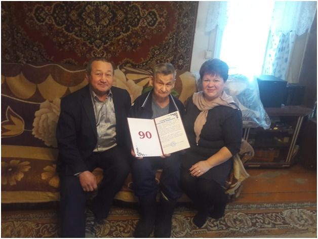 90-летний юбилей отметил Ветеран педагогического труда –  Александр Дымолазов