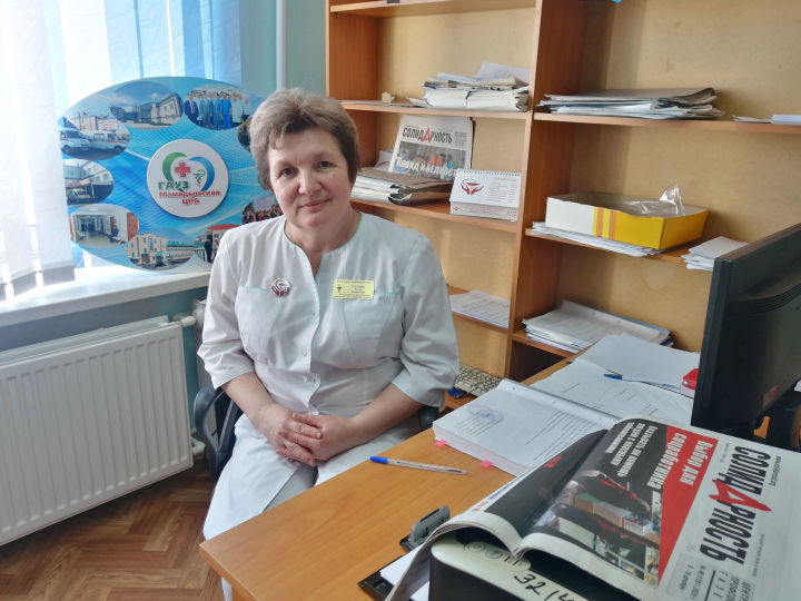 Врач-стоматолог терапевт Мамадышской ЦРБ награждена медалью «Заслуженный врач Республики Татарстан»