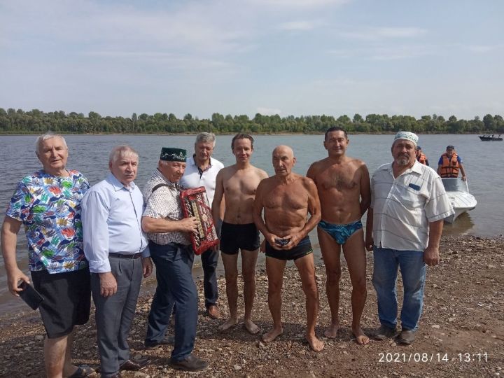 В Мамадышском районе прошел «Файзуллинский заплыв», в котором приняли участие местные и столичные литературные деятели