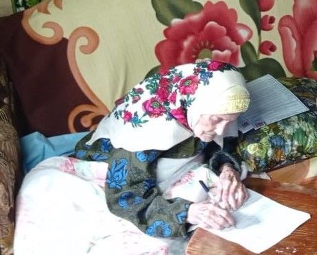 В Мамадышском районе проголосовала 105-летняя бабушка
