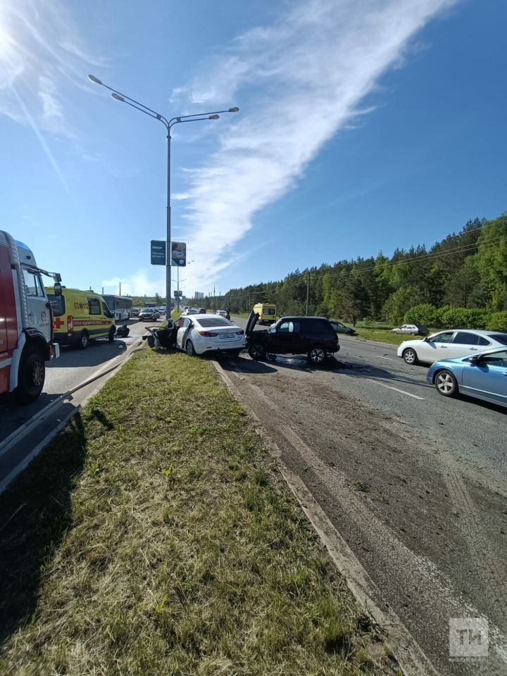 В Татарстане произошло смертельное ДТП с участием трёх автомобилей