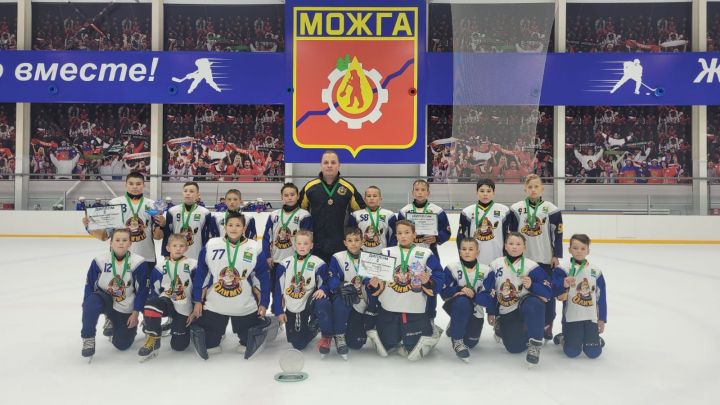 Мамадышские хоккеисты стали призерами турнира «Хрустальная шайба»