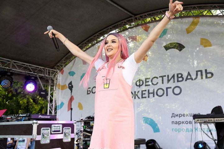 Татарская общественность в шоке: песня «Аерылмагыз» теперь принадлежит молодой певице