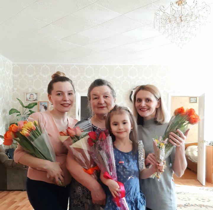 Династия в трех поколениях: воспитатели из Мамадышского района отмечают профессиональный праздник
